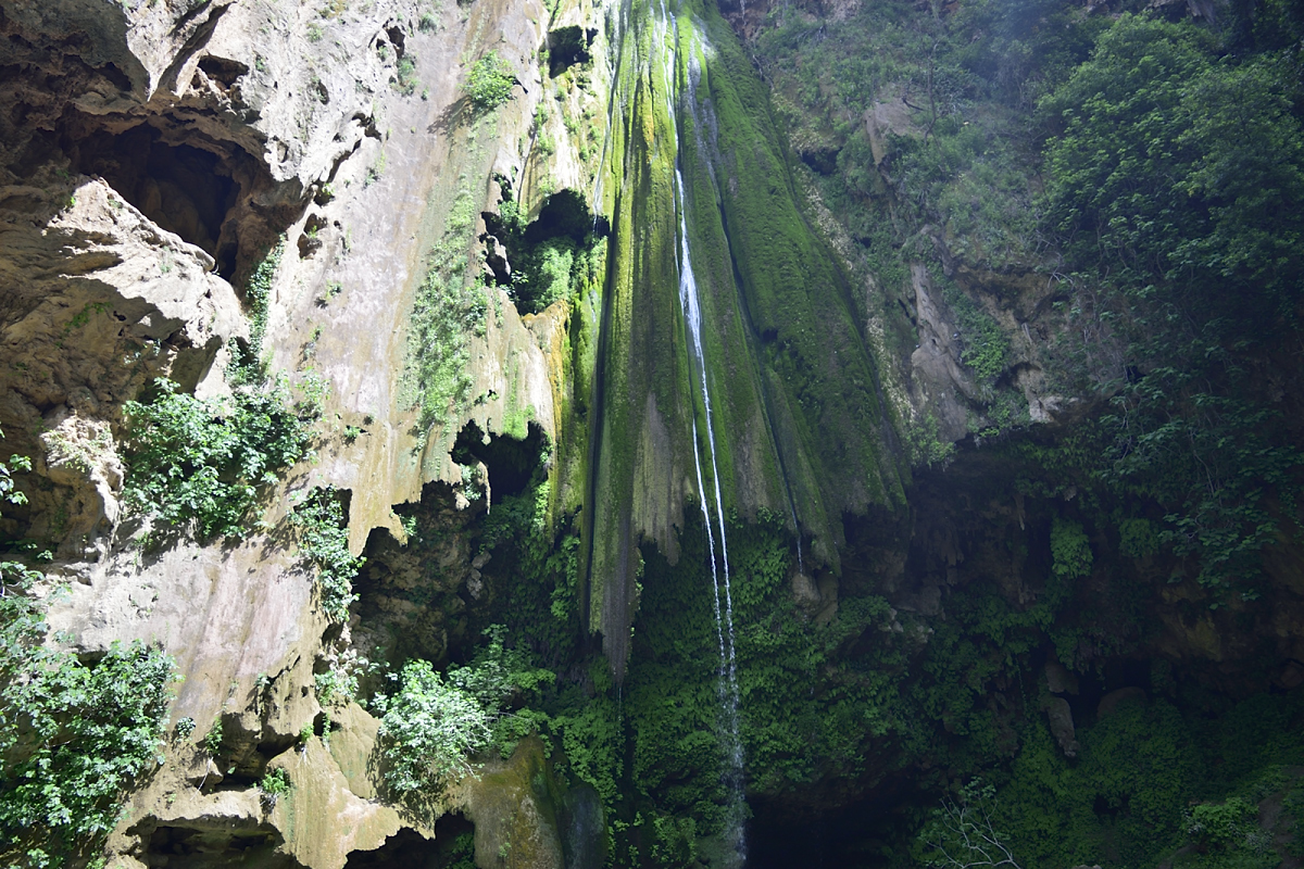 Akshour waterfall hike